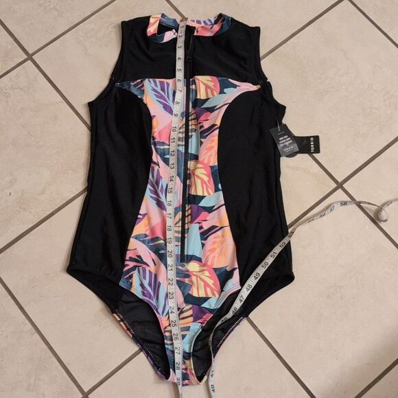 NWT Torrid Active Wireless Sleeveless Rashguard One Piece Swimsuit Size L - Picture 9 of 10